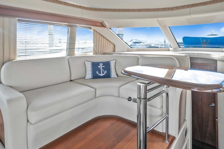 50′ SeaRay guests lounging Miami