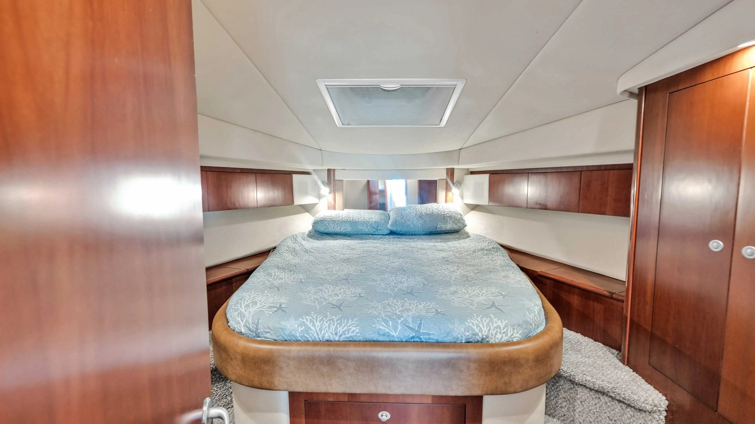 Master cabin berth on 50′ Sea Ray Miami