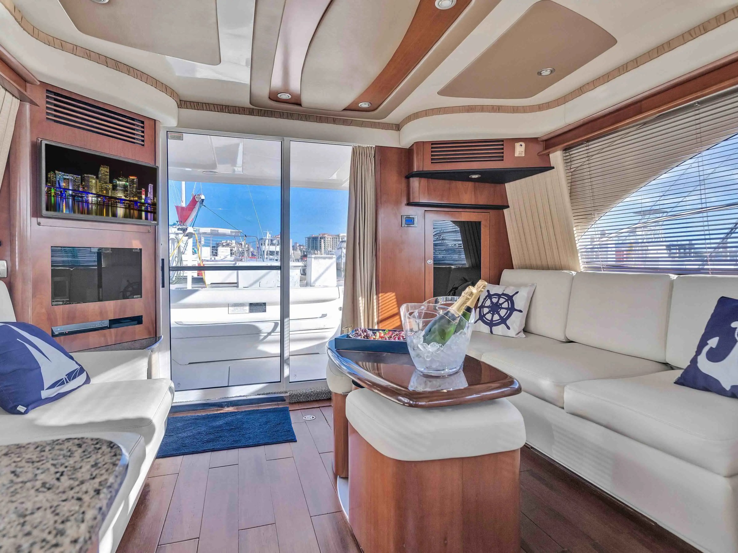 Cabin salon on 50′ Sea Ray Miami