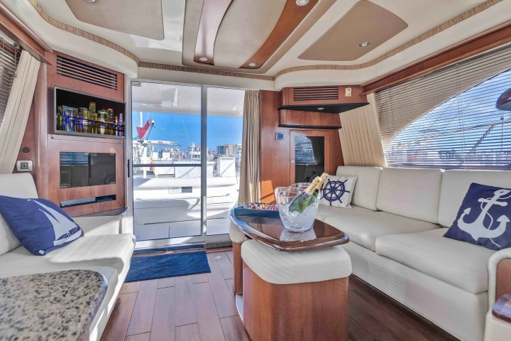 Cabin salon on 50′ Sea Ray Miami