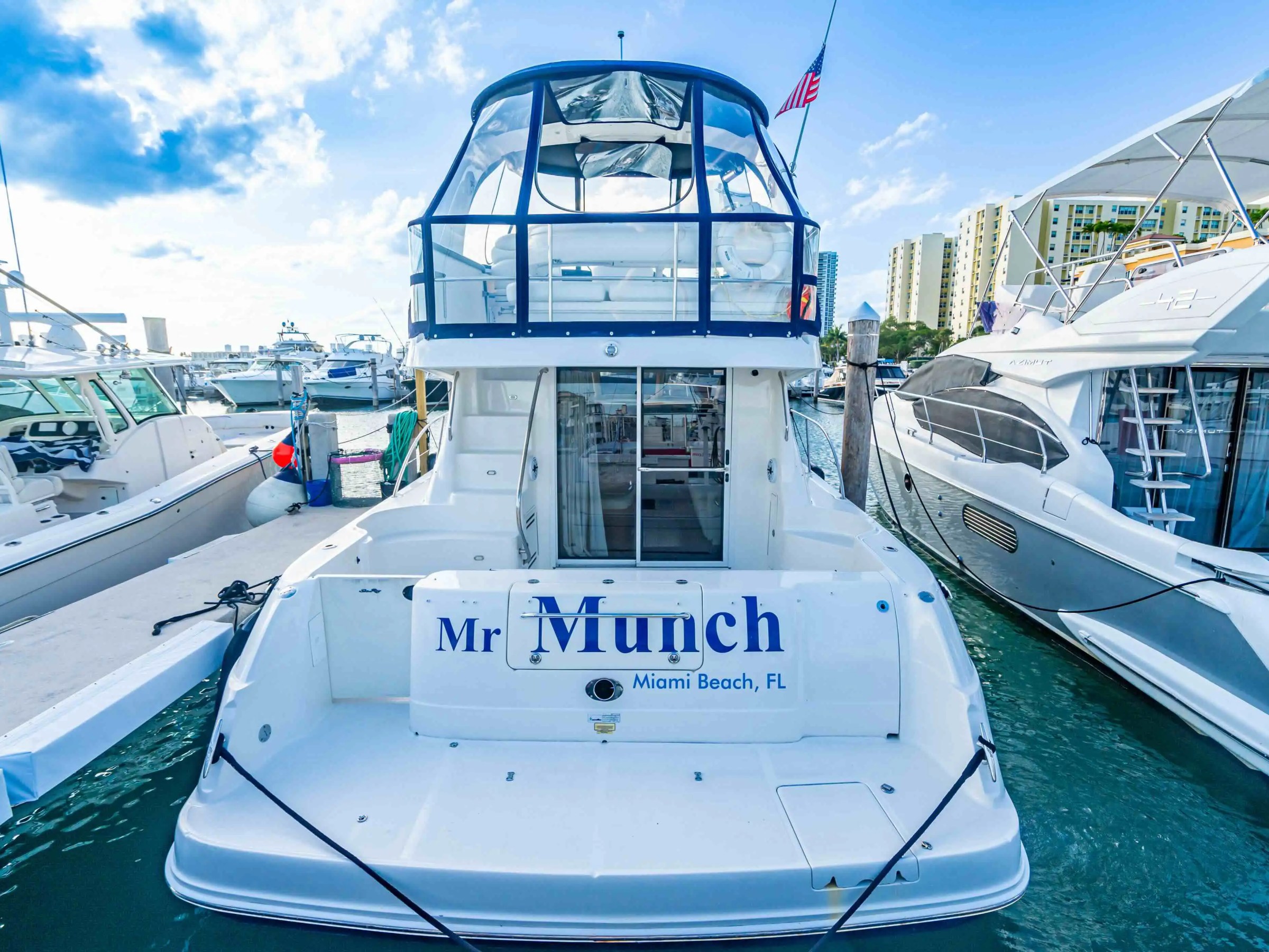 Aft deck of 50′ Sea Ray Miami while at Venetian Marina