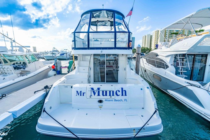 Aft deck of 50′ Sea Ray Miami while at Venetian Marina