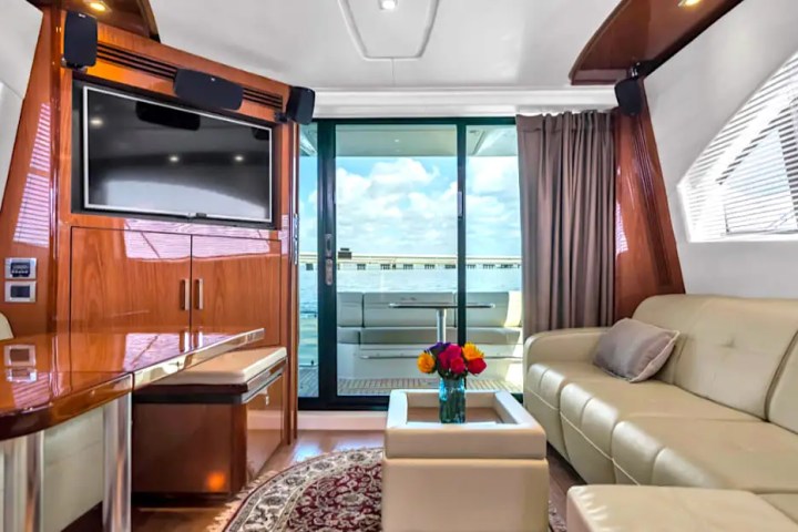 51' SeaRay (2) - Yacht Rental in Tampa, Florida