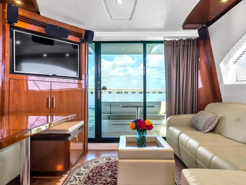51' SeaRay (2) - Yacht Rental in Tampa, Florida