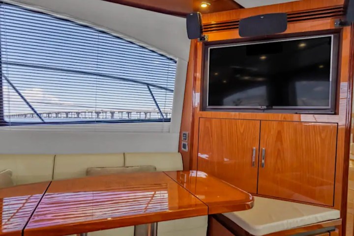 51' SeaRay (2) - Yacht Rental in Tampa, Florida
