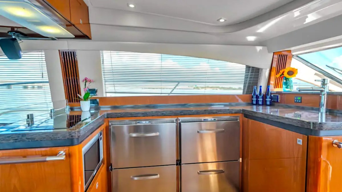 51' SeaRay (2) - Yacht Rental in Tampa, Florida