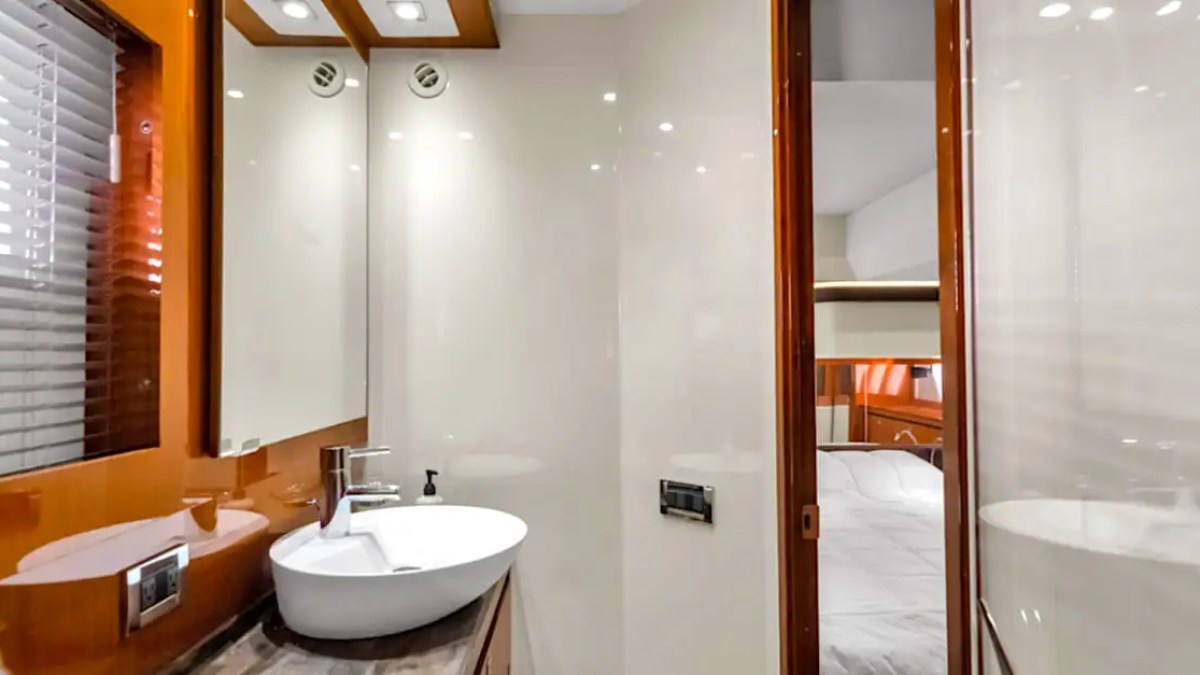 51' SeaRay (2) - Yacht Rental in Tampa, Florida