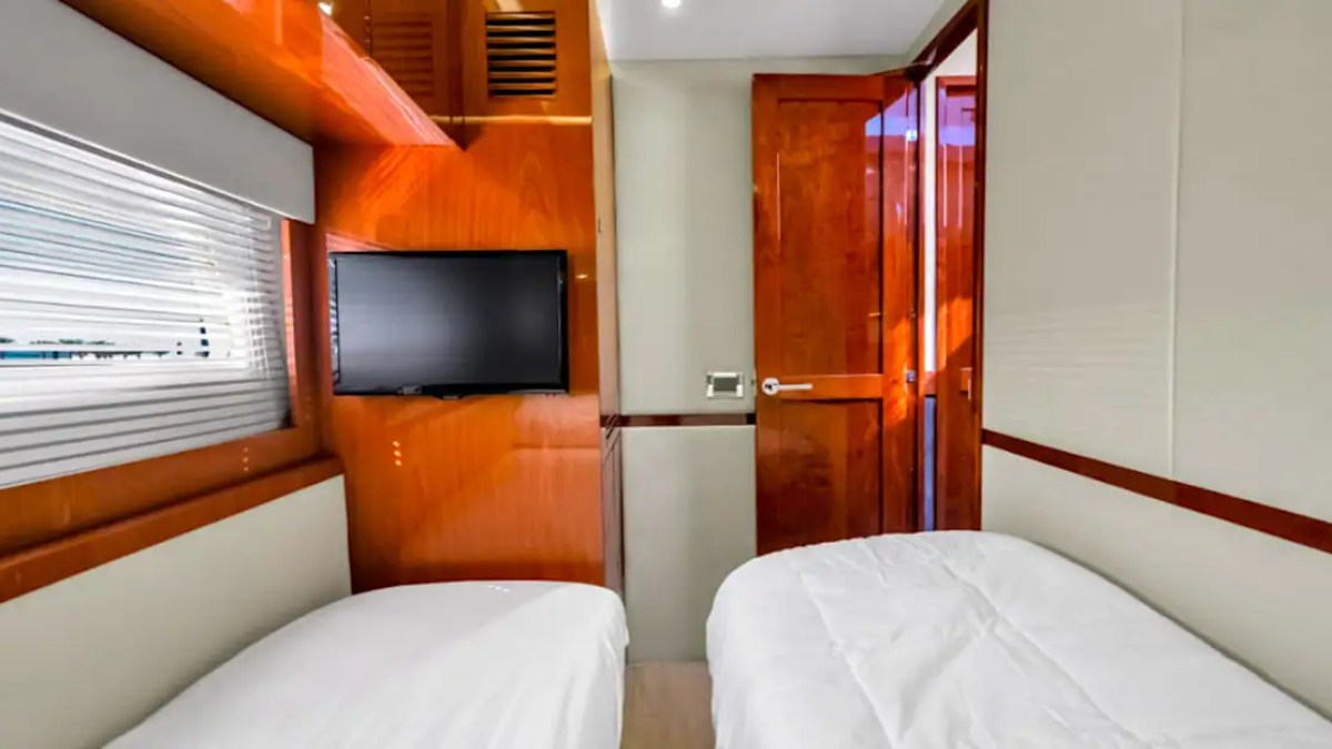 51' SeaRay (2) - Yacht Rental in Tampa, Florida