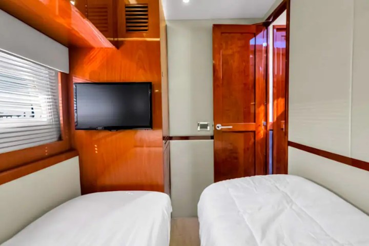 51' SeaRay (2) - Yacht Rental in Tampa, Florida