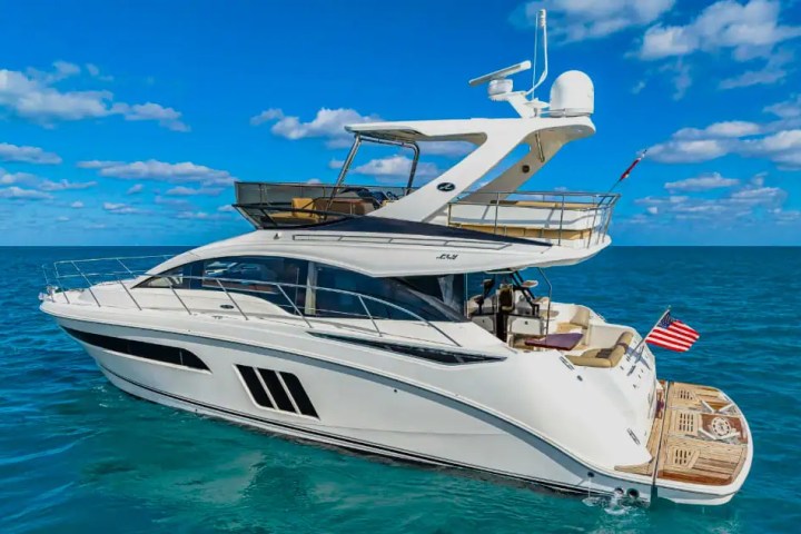 51' SeaRay (2) - Yacht Rental in Tampa, Florida