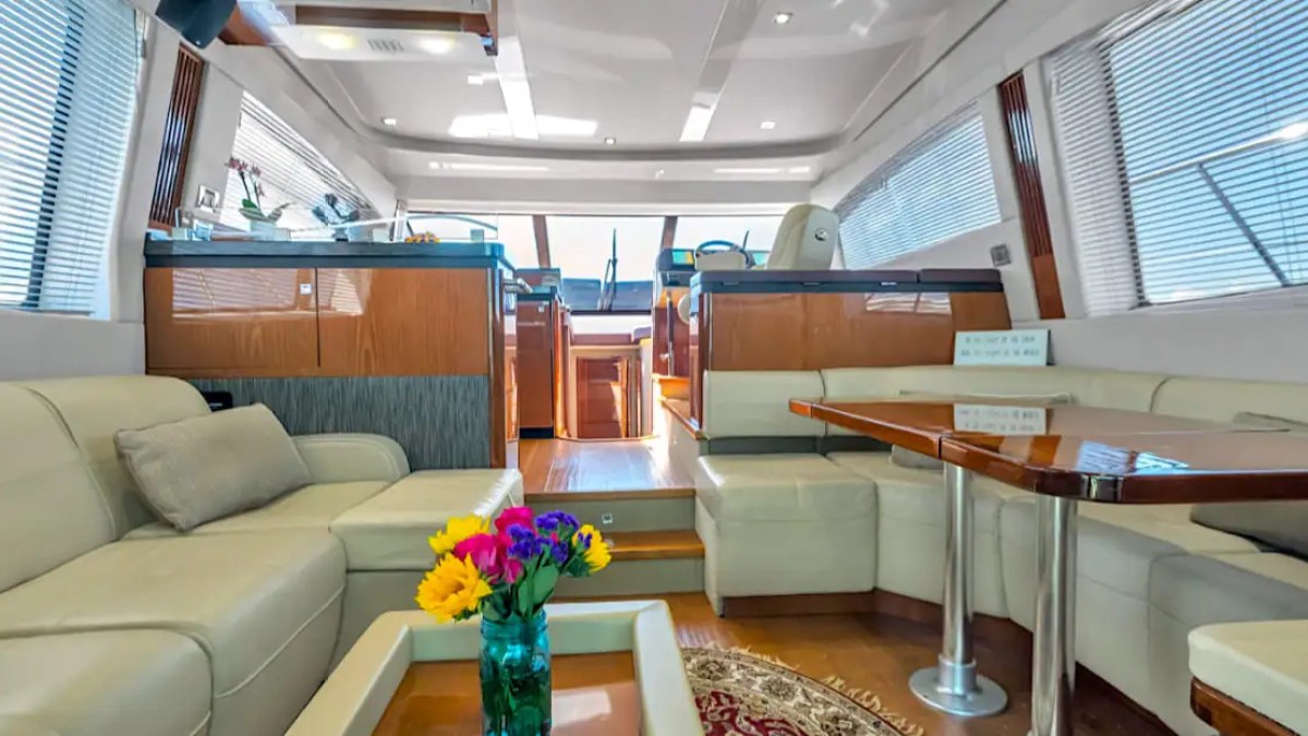 51' SeaRay (2) - Yacht Rental in Tampa, Florida