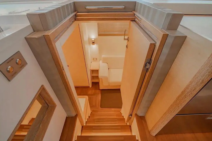 54' Nisi - Yacht Rental in Miami Beach, Florida