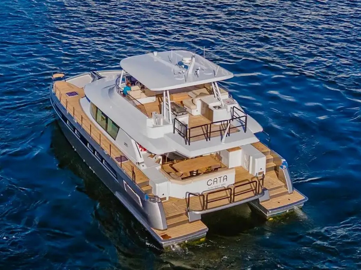 54' Nisi - Yacht Rental in Miami Beach, Florida