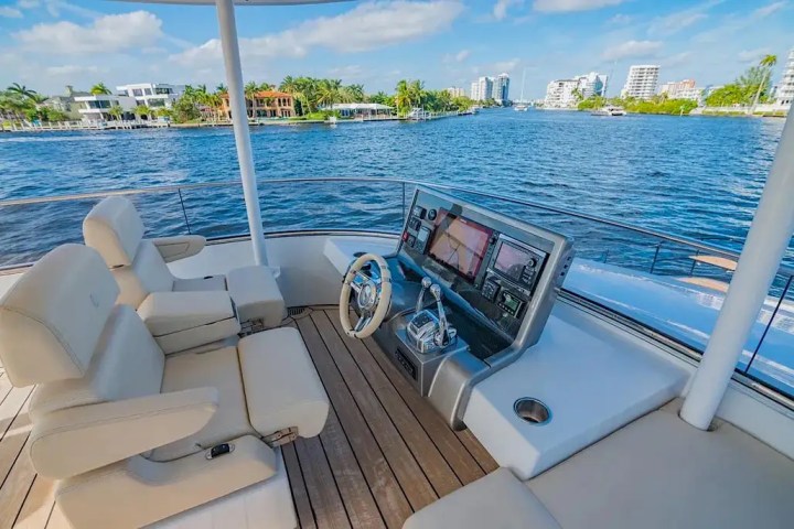 54' Nisi - Yacht Rental in Miami Beach, Florida