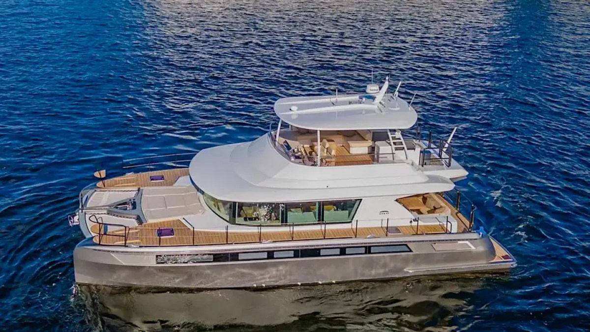 54' Nisi - Yacht Rental in Miami Beach, Florida