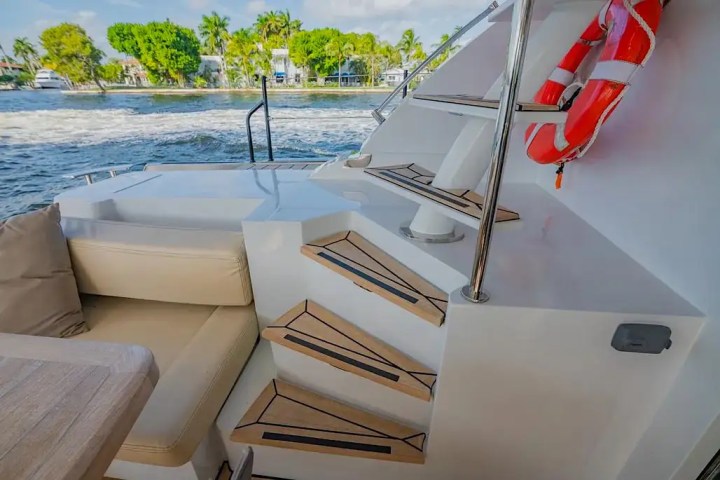 54' Nisi - Yacht Rental in Miami Beach, Florida