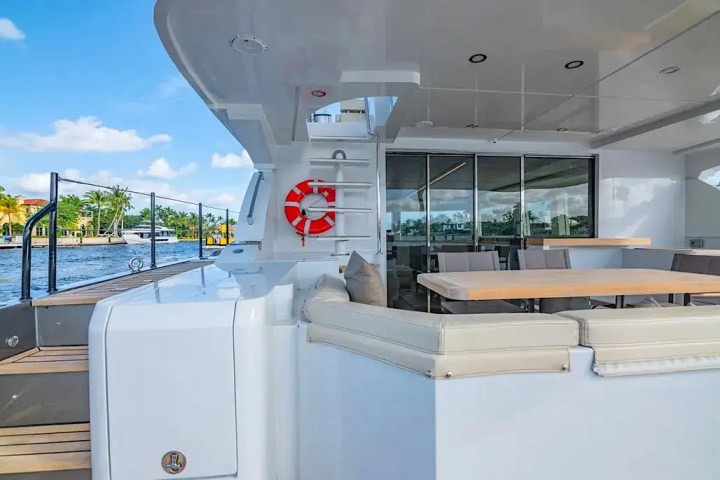 54' Nisi - Yacht Rental in Miami Beach, Florida