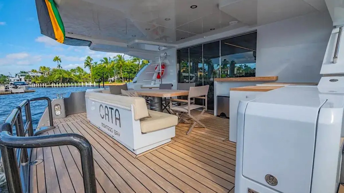 54' Nisi - Yacht Rental in Miami Beach, Florida