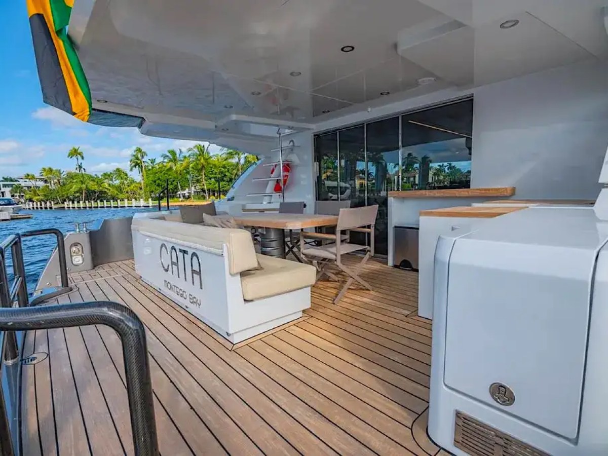 54' Nisi - Yacht Rental in Miami Beach, Florida
