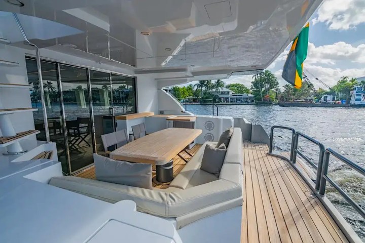 54' Nisi - Yacht Rental in Miami Beach, Florida