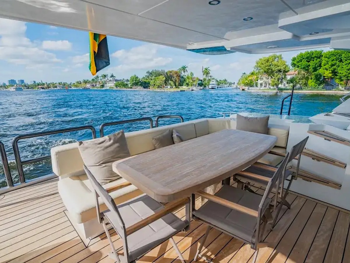 54' Nisi - Yacht Rental in Miami Beach, Florida