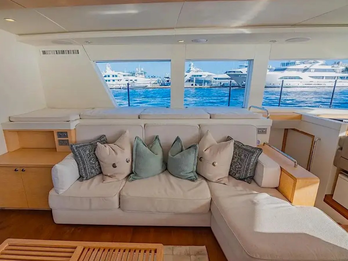 54' Nisi - Yacht Rental in Miami Beach, Florida
