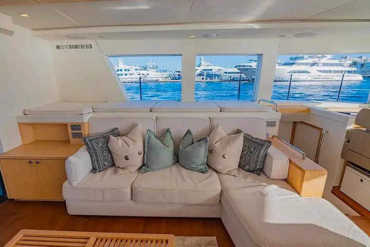 54' Nisi - Yacht Rental in Miami Beach, Florida