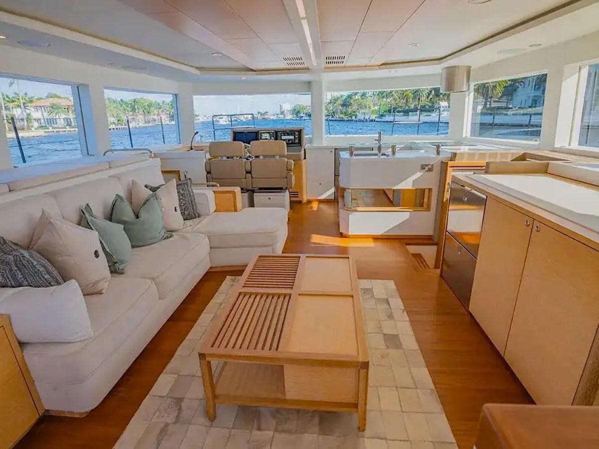 54' Nisi - Yacht Rental in Miami Beach, Florida