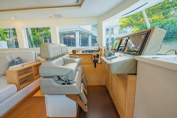 54' Nisi - Yacht Rental in Miami Beach, Florida