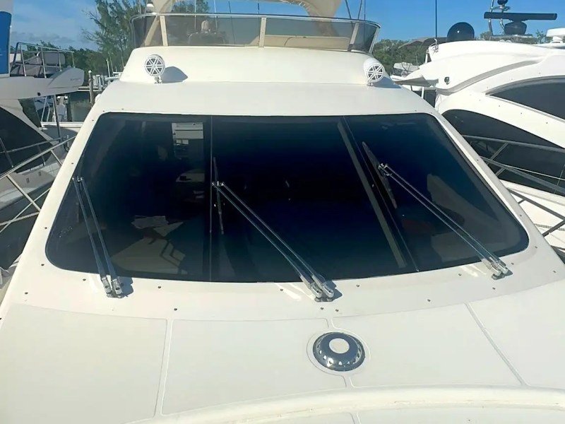 55ft Azimut yacht Key Biscayne upper deck loungers