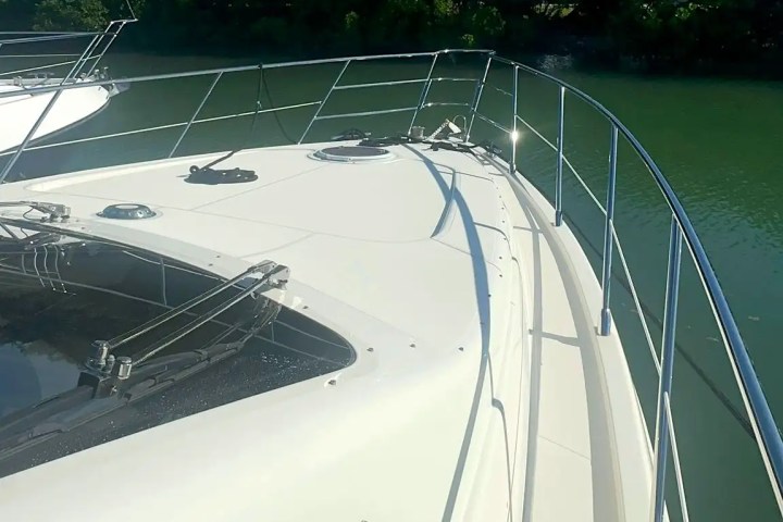 55ft Azimut yacht Key Biscayne bow sun pads