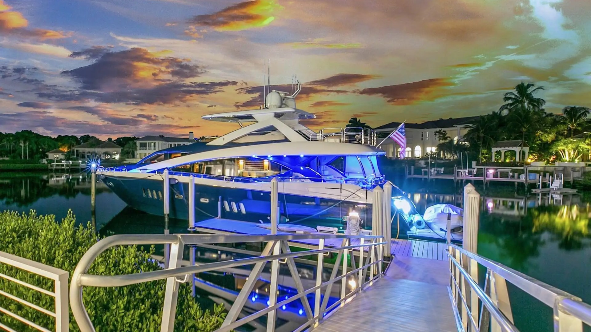 90' SunSeeker - Yacht Rental in Miami Beach, Florida