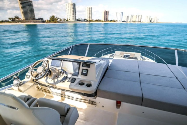 60' Absolute - Yacht Rental in Palm Beach, Florida