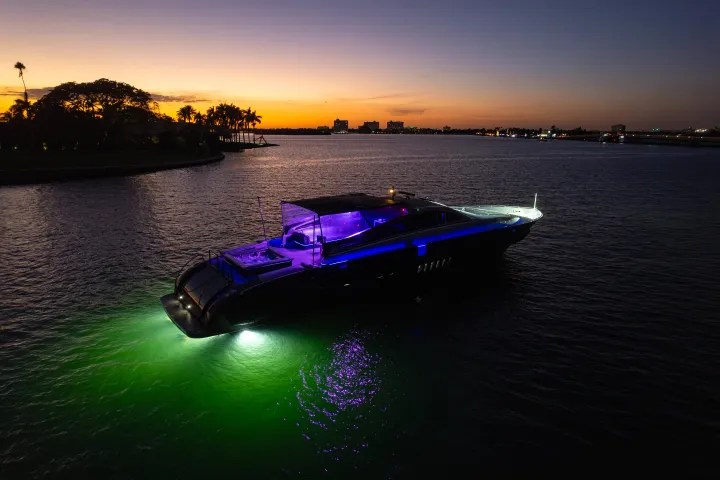 94' Leopard - Yacht Rental in Miami, Florida