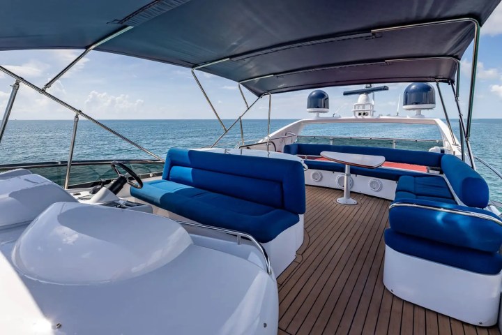 80′ Sunseeker flybridge lounge Miami