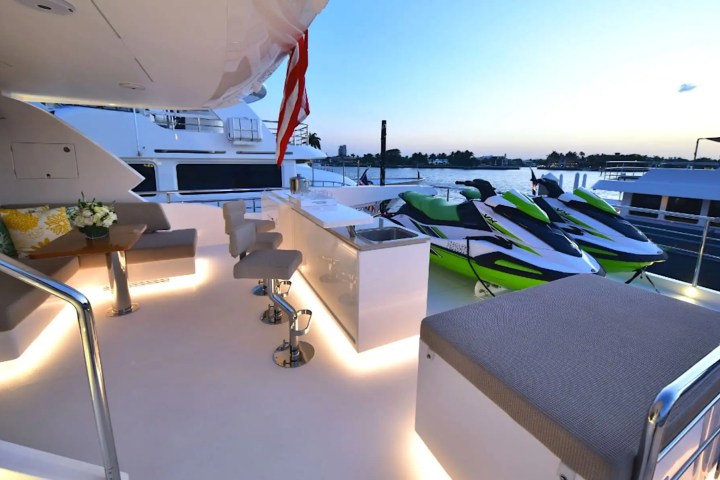 110' Horizon - Yacht Rental in Fort Lauderdale, Florida
