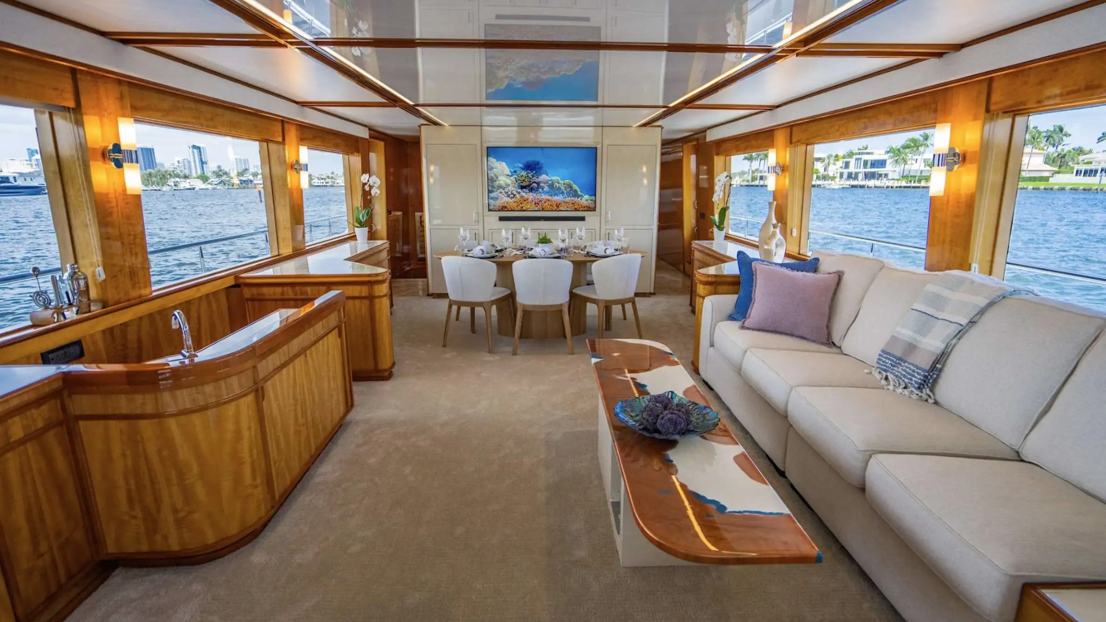 95' Intermarine - Yacht Rental in Fort Lauderdale, Florida