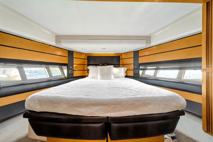 62' Azimut - Yacht Rental in Miami Beach, Florida