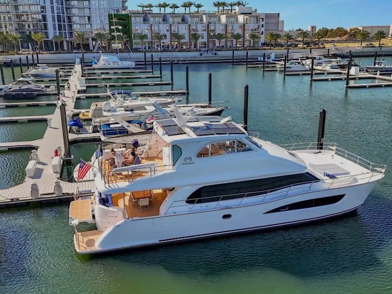 60' Horizon - Yacht Rental in Tampa, Florida