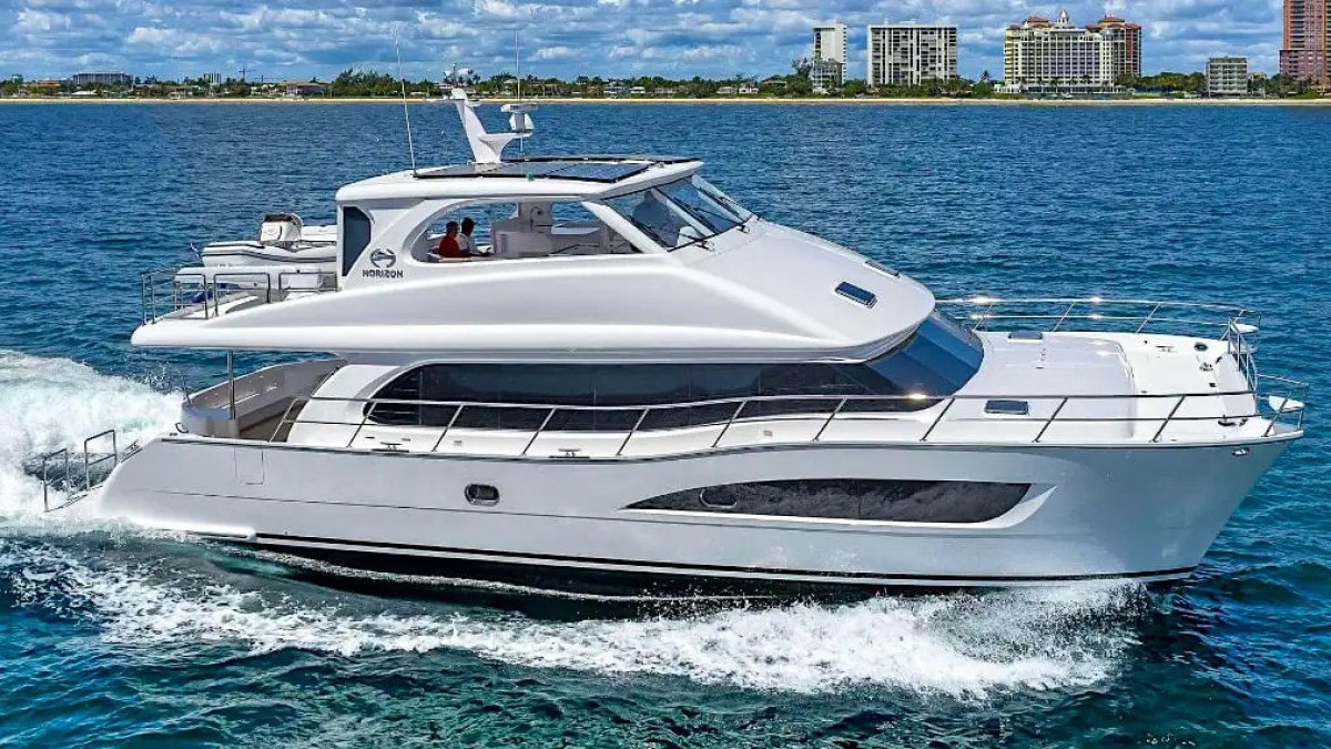 60' Horizon - Yacht Rental in Tampa, Florida