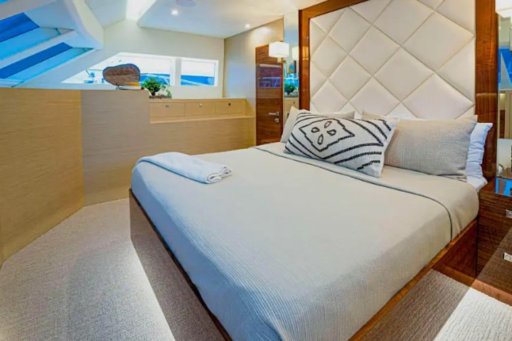 60' Horizon - Yacht Rental in Tampa, Florida