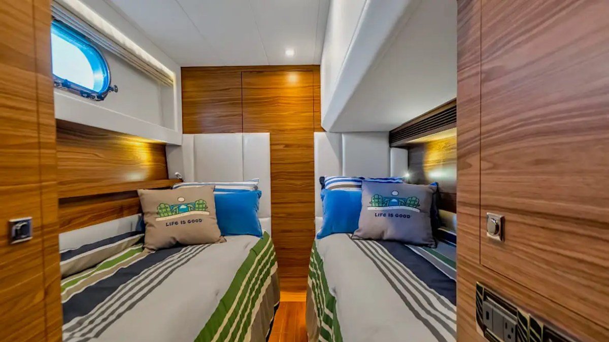 60' Horizon - Yacht Rental in Tampa, Florida