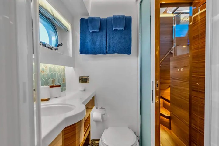 60' Horizon - Yacht Rental in Tampa, Florida