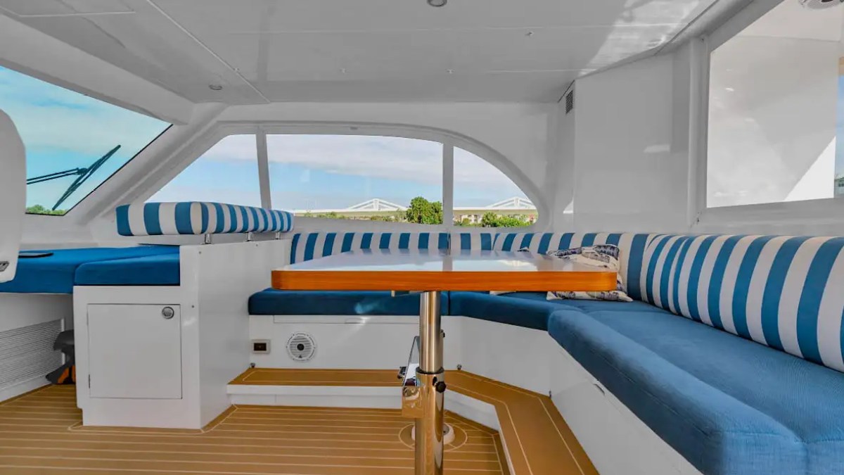 60' Horizon - Yacht Rental in Tampa, Florida
