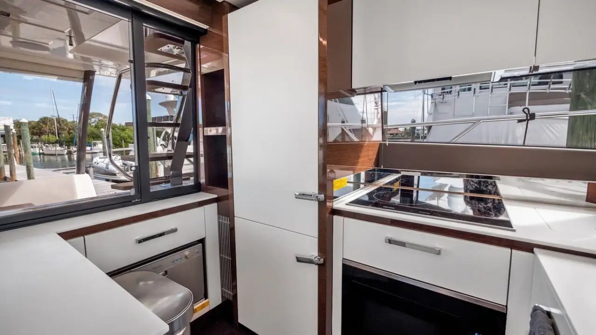 63' Prestige - Yacht Rental in Anna Maria, Florida