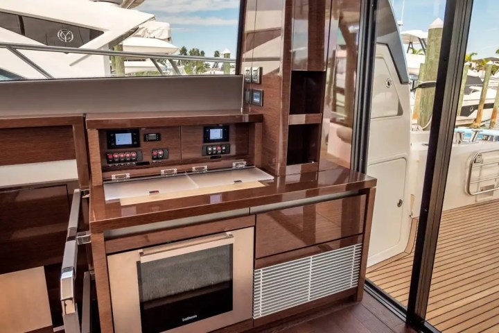 63' Prestige - Yacht Rental in Anna Maria, Florida