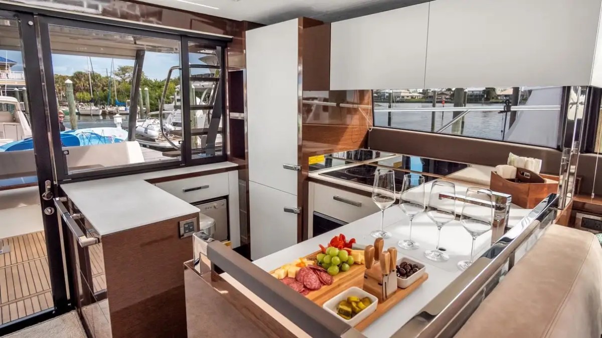 63' Prestige - Yacht Rental in Anna Maria, Florida