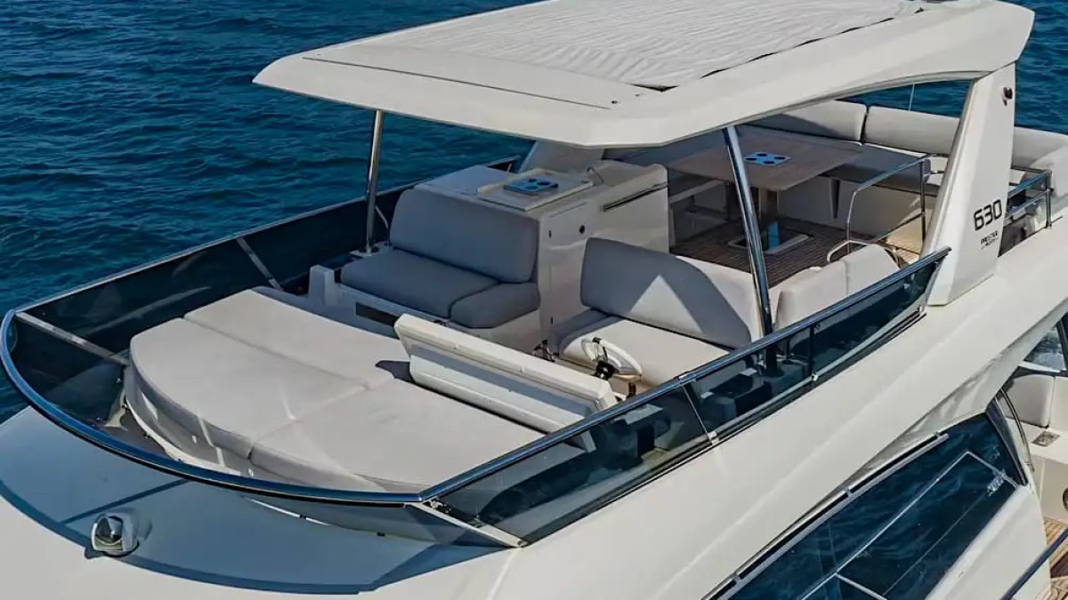 63' Prestige - Yacht Rental in Sarasota, Florida