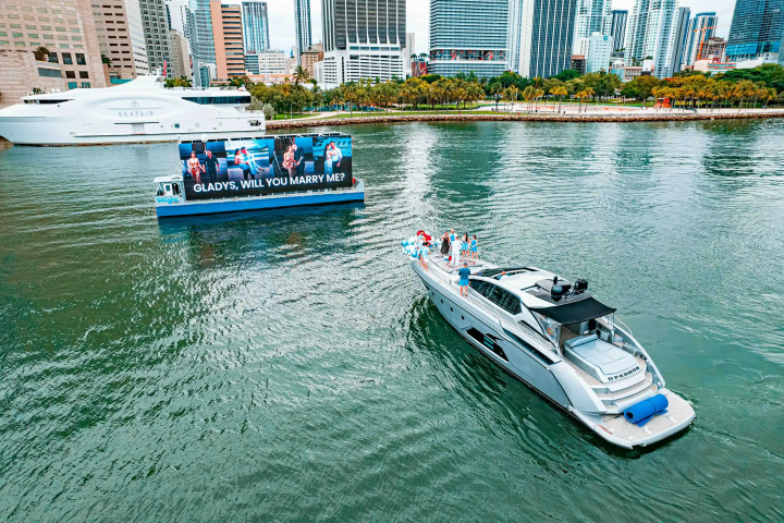 64′ Atlantis lounge deck area Miami – image 13