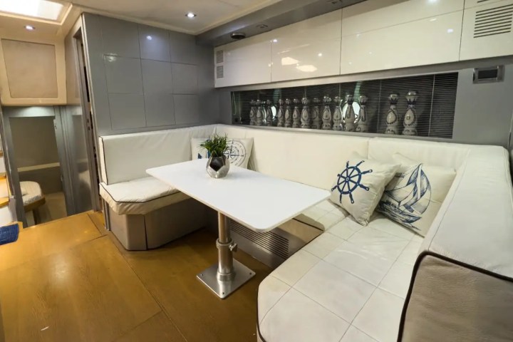 64′ Atlantis action shot Miami – image 14